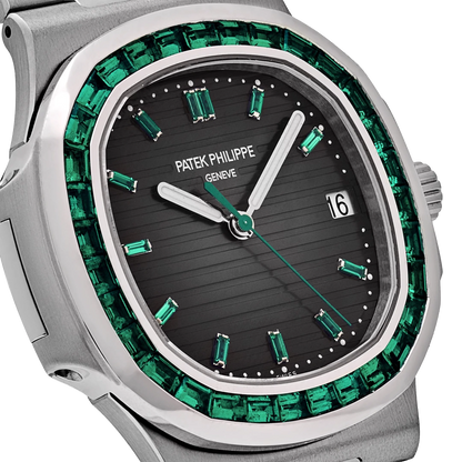 Nautilus 40mm 5711/113P-001 Platinum Charcoal Gray Dial Emerald Bezel